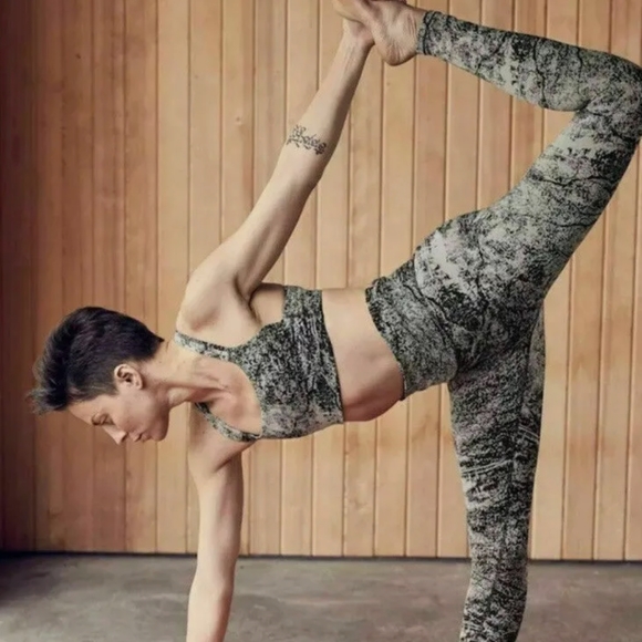 Athleta Elation Glades 7/8 Tight Hi Rise sz L - Picture 2 of 11